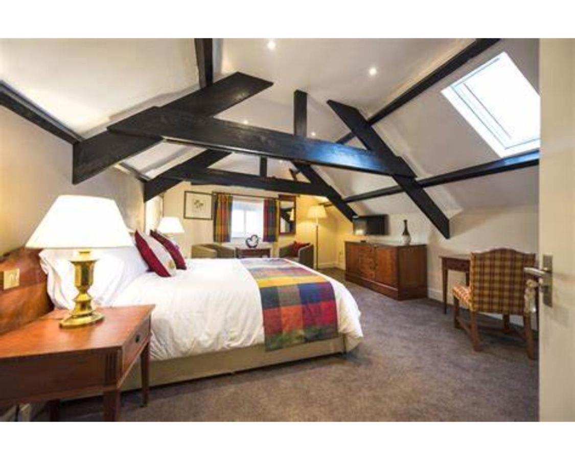 Seven Stars * Dartmouth